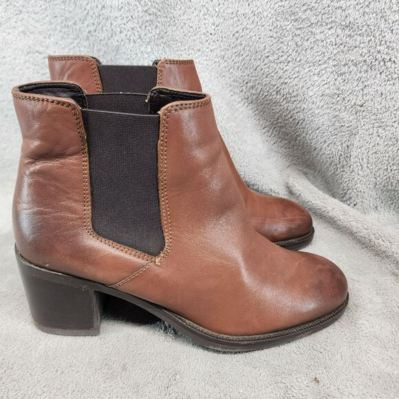 Clarks Shoes Womens Size 7.5 Brown Leather Chelsea Boots *Read* - Picture 5 of 13